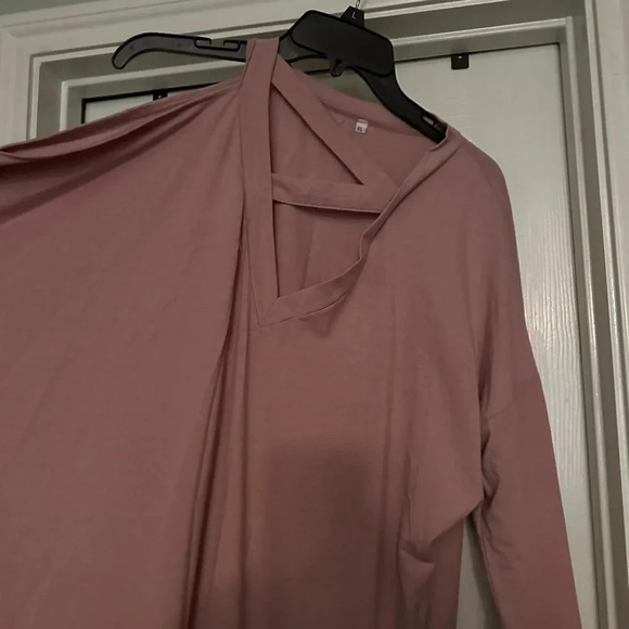 Unbranded Blush Pink L/S cold shoulder (1-side) and criss-cross neckline. XL - Picture 2 of 6